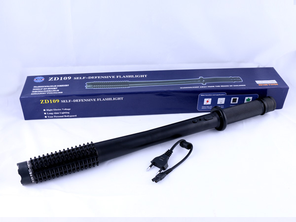 防暴自卫器